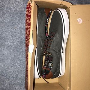 Men's vans (new)
